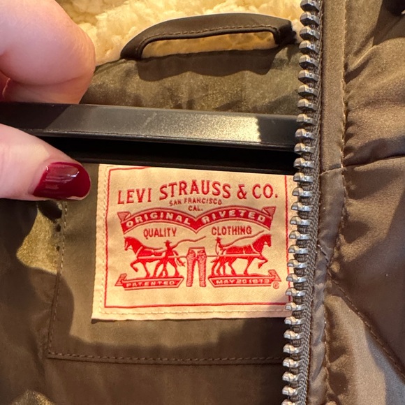 NWT - Levi's Dark Green Quilted Hooded Winter Jacket - Picture 7 of 15